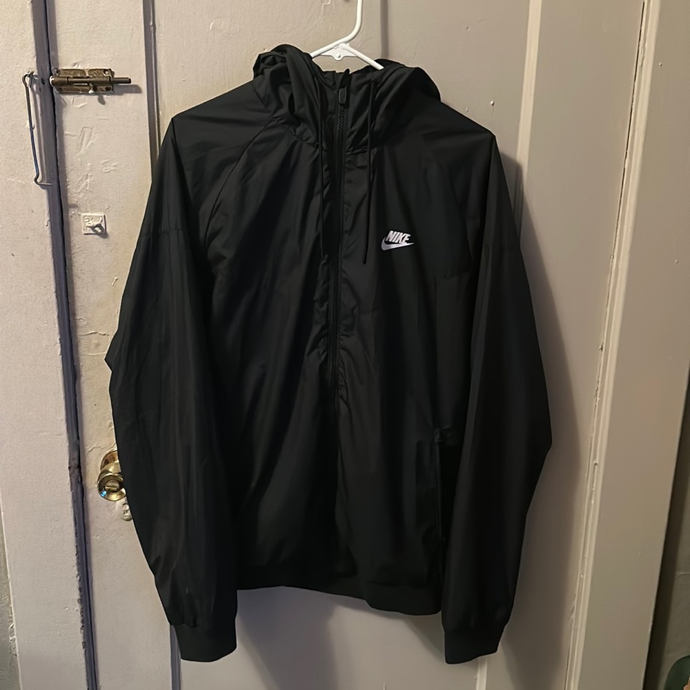 Nike windrunner windbreaker large black